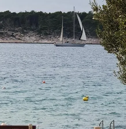 krevet i doručak Nika 4*