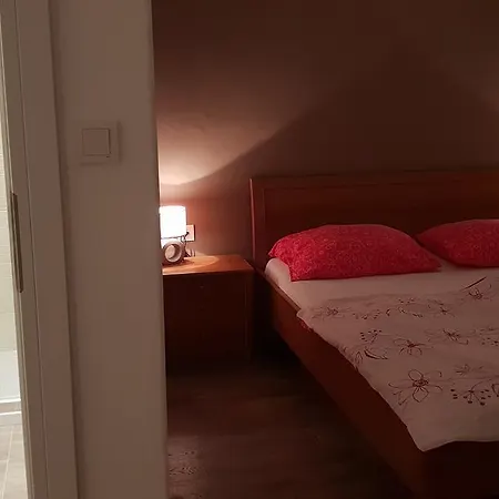 Nika krevet i doručak